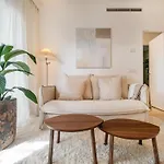 Apartment Seaside With Pool